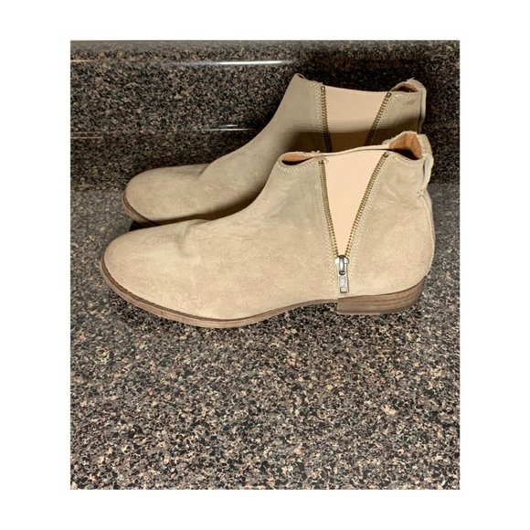 Fyre Carly Leather Zip Chelsea Booties | Color ASH | Size 10 | NEW - Picture 4 of 9
